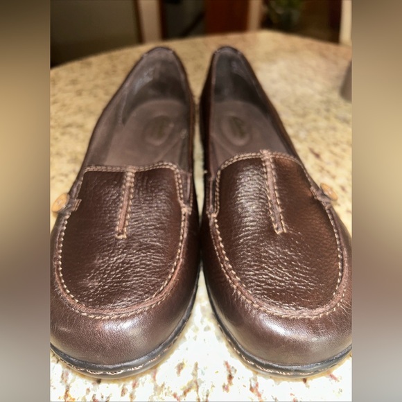 Clark’s Ashland Scurry slip on flat. Brown leather. NWOB women’s size 10W. - Picture 1 of 6